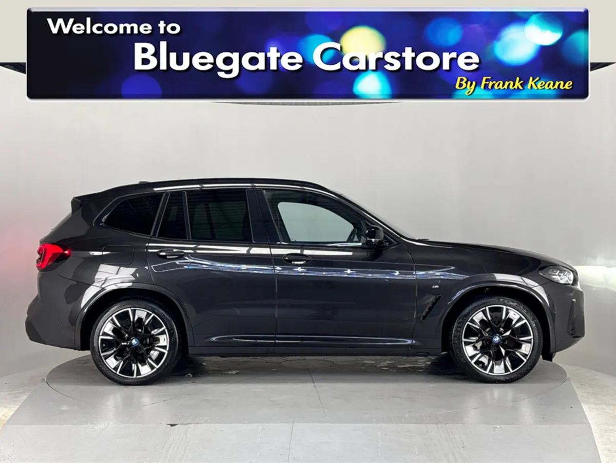 BMW iX3 M SPORT PRO**PANORAMIC ROOF**HARMON KARDON - Image 3