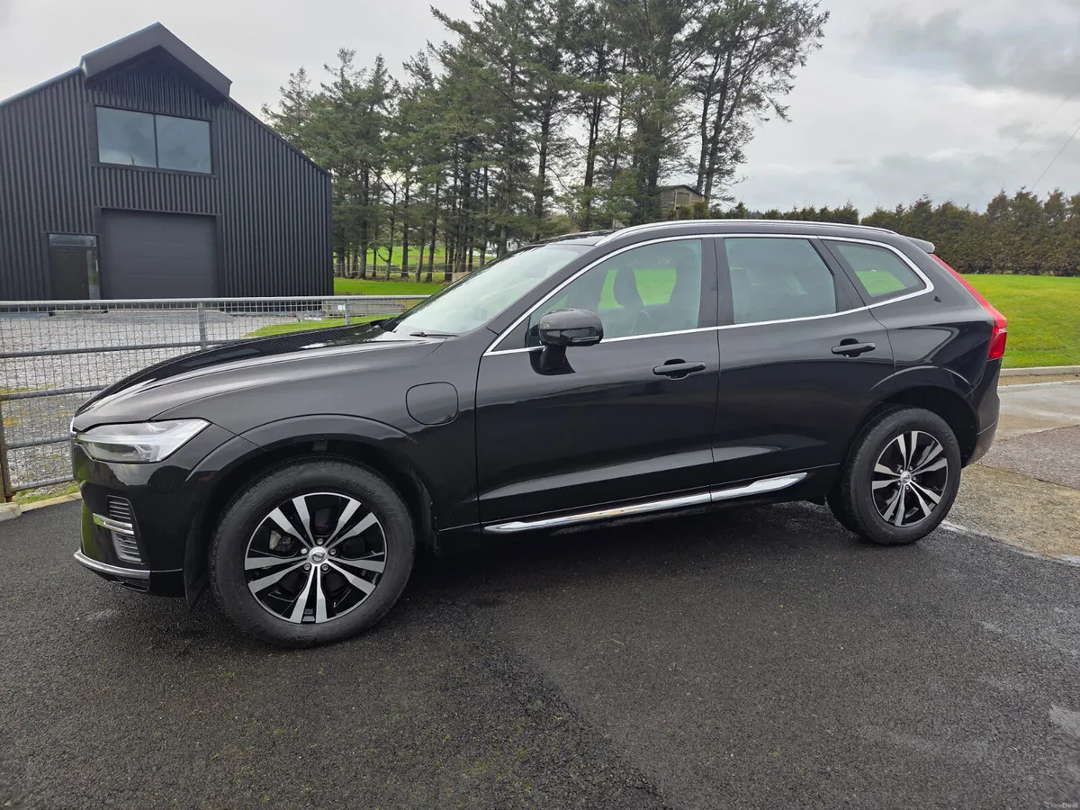 Volvo XC60 2023 - Image 2