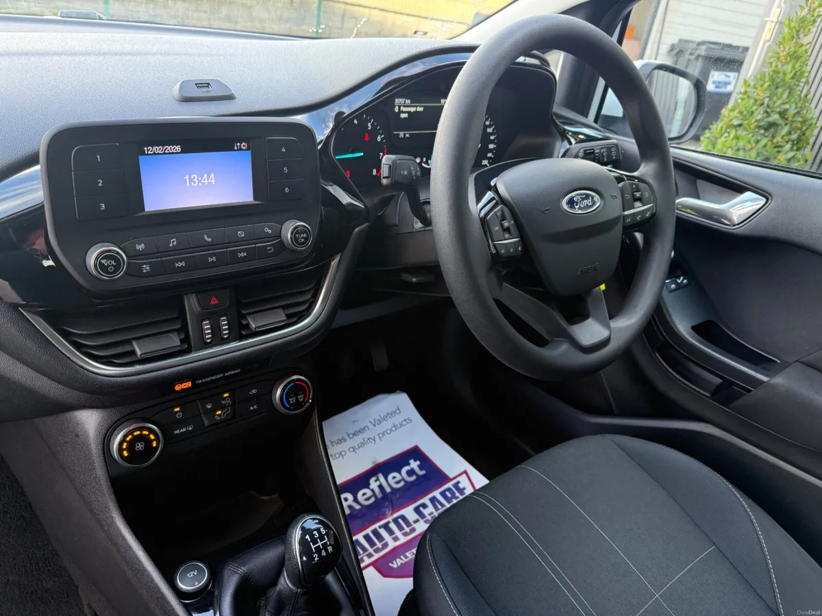 2018  Ford Fiesta 1.1P Titanium 5dr - Image 3
