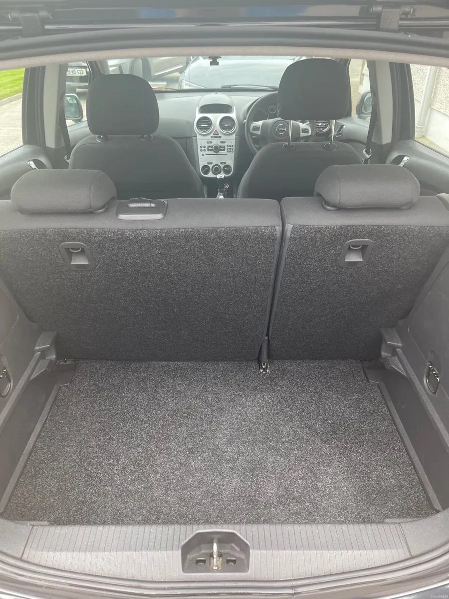Opel Corsa 2010 - Image 2