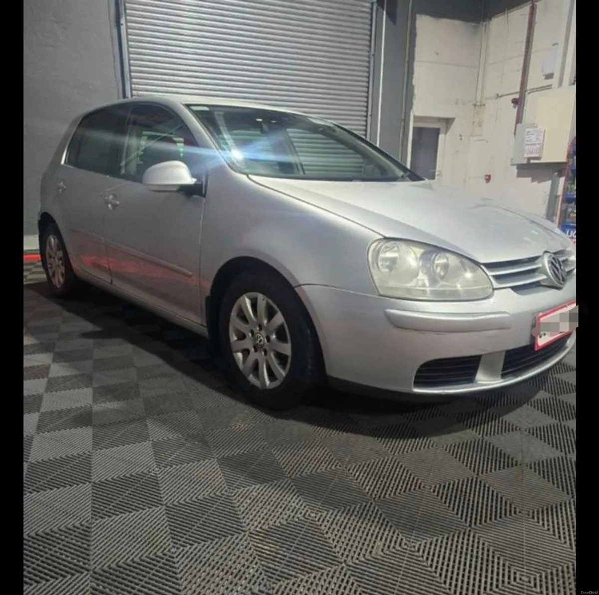 2007 Volkswagen Golf - Image 2