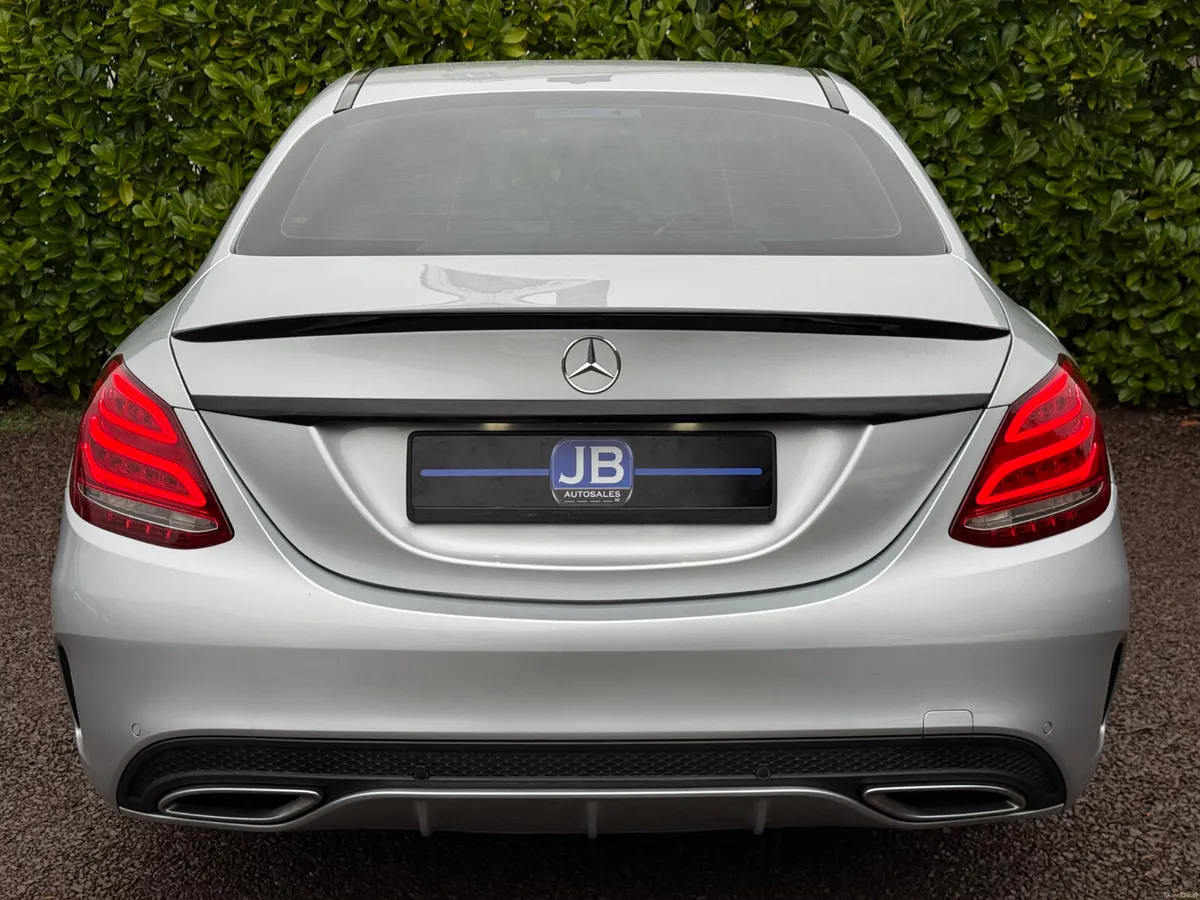 Mercedes-Benz C-Class C220 AMG - Image 4