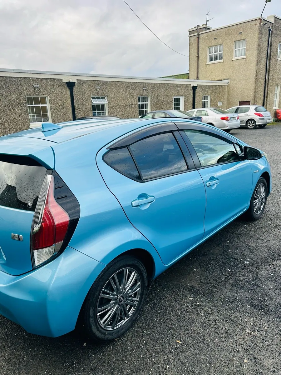 2015 TOYOTA AQUA - Image 4