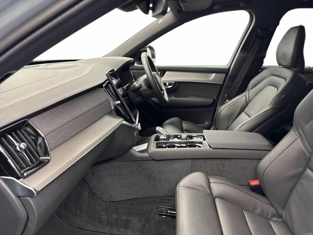 Volvo XC90 T8 BLACK EDITION *IN STOCK* €190 PER WE - Image 3