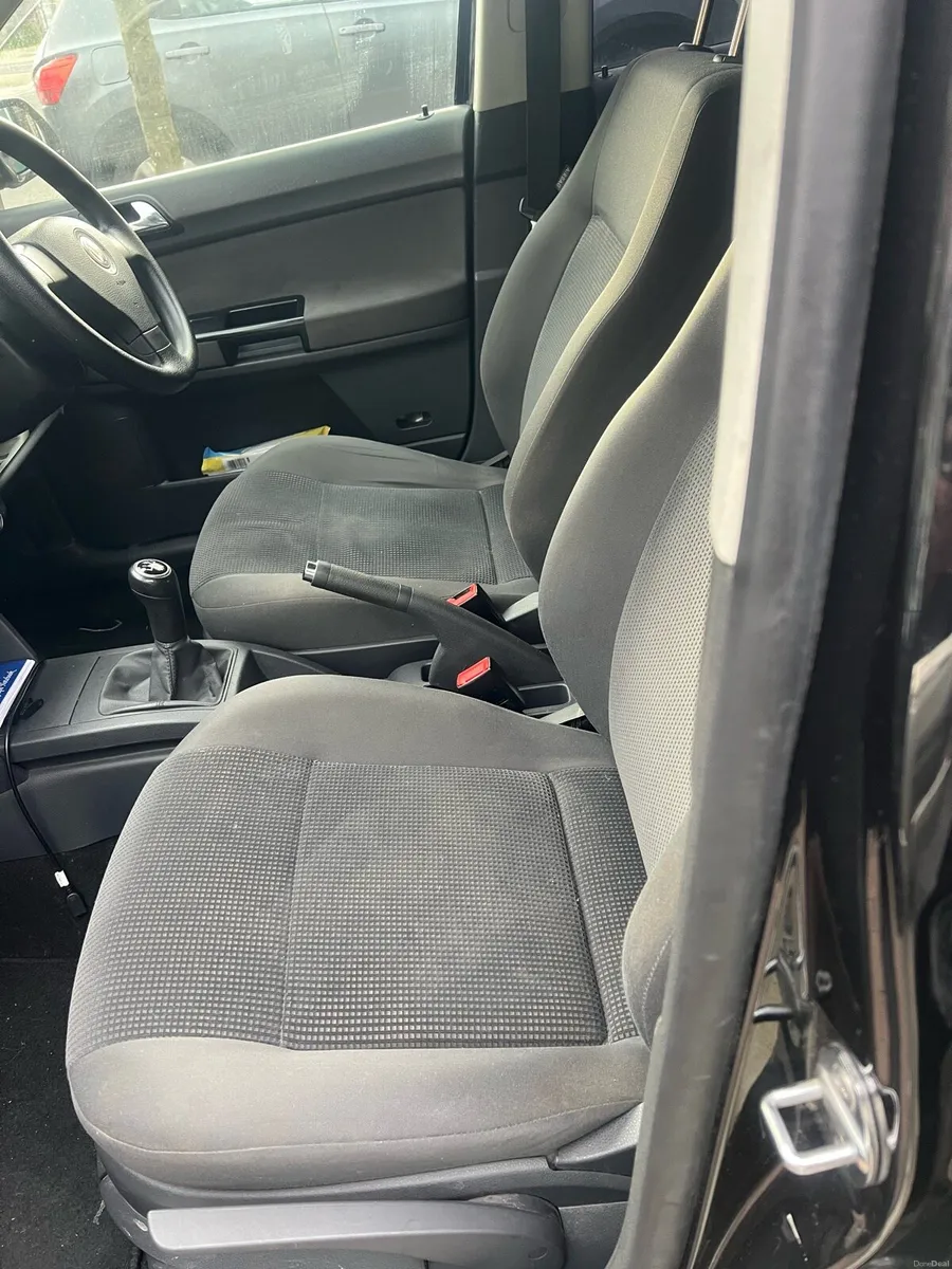 Volgswagen polo - Image 4