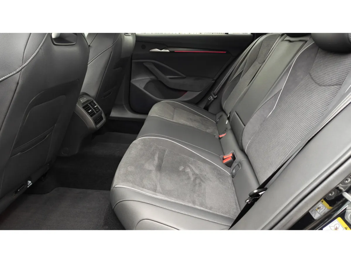 Skoda Superb COMBI SPORTLINE 2.0TDI 150HP DSG- NEW - Image 4