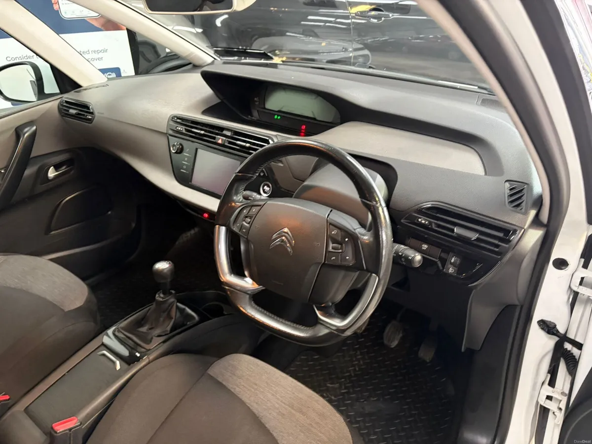 Citroen C4 2017 1.6HDI  EXCLUSIVE 7 SEATER - Image 3