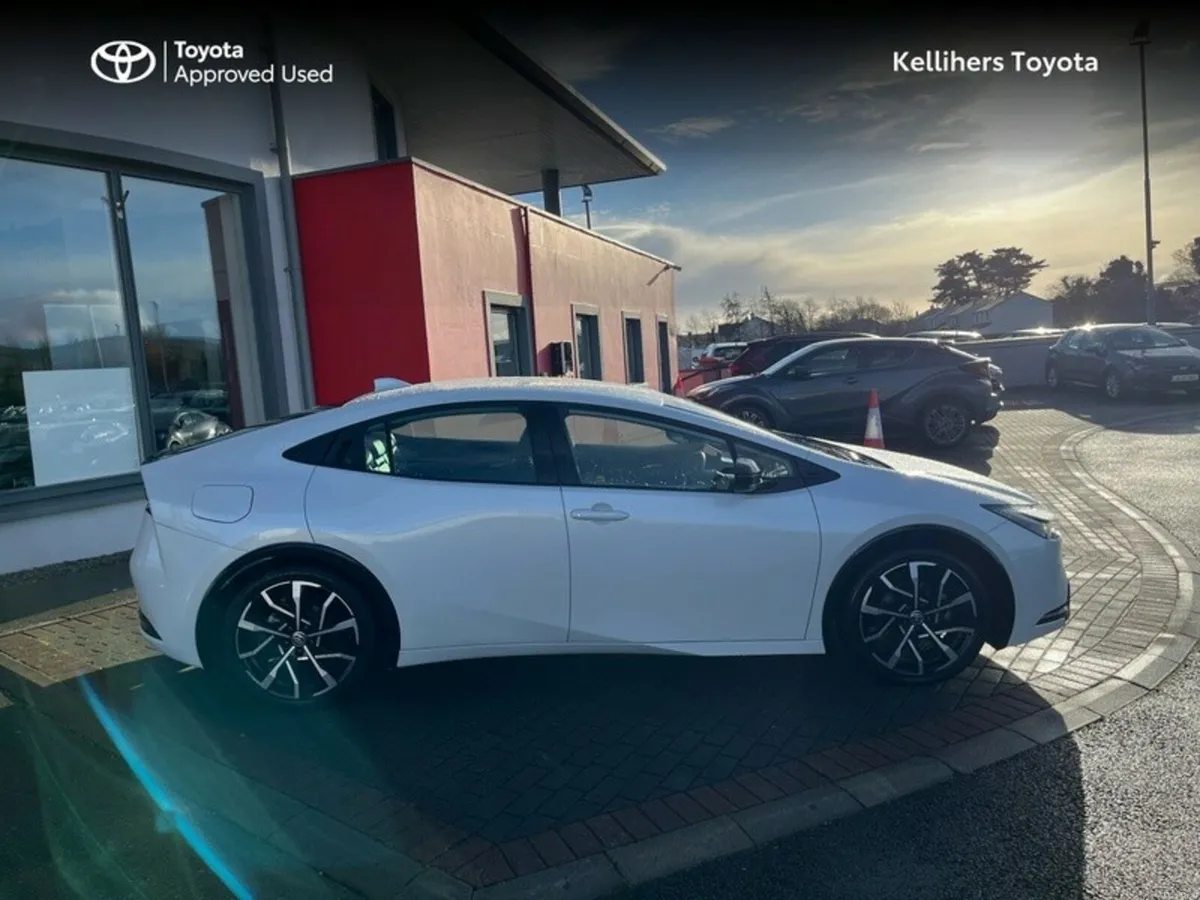 Toyota Prius PLUG IN - Image 3