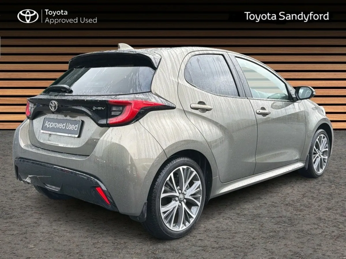 Toyota Yaris PLATINUM // PAN ROOF // FULL LEATHER - Image 2