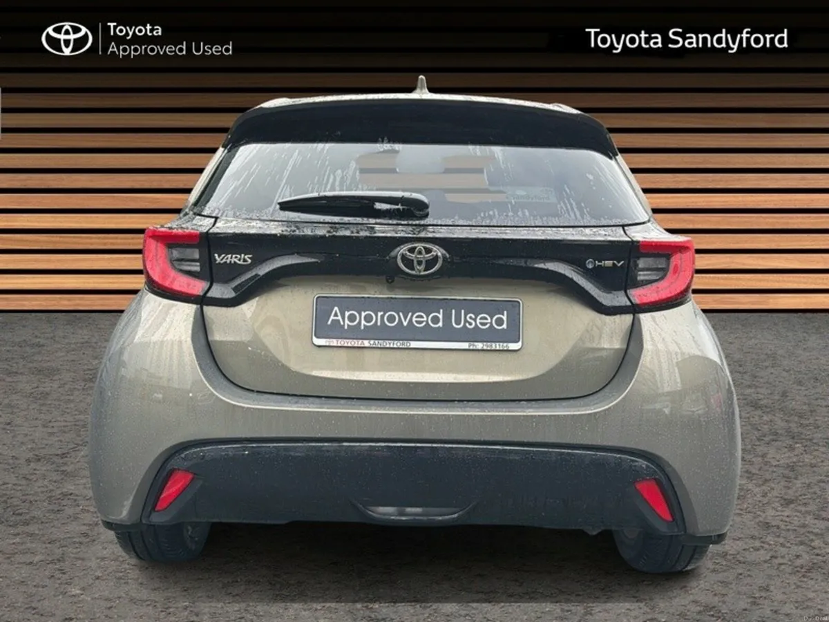 Toyota Yaris PLATINUM // PAN ROOF // FULL LEATHER - Image 4