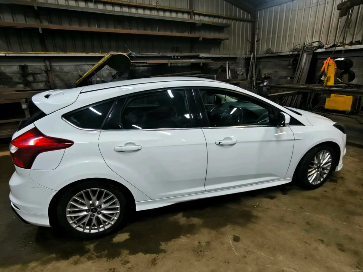 Ford focus 1L Ecoboost Zetec 33,404 KMS NEW ENGINE - Image 3