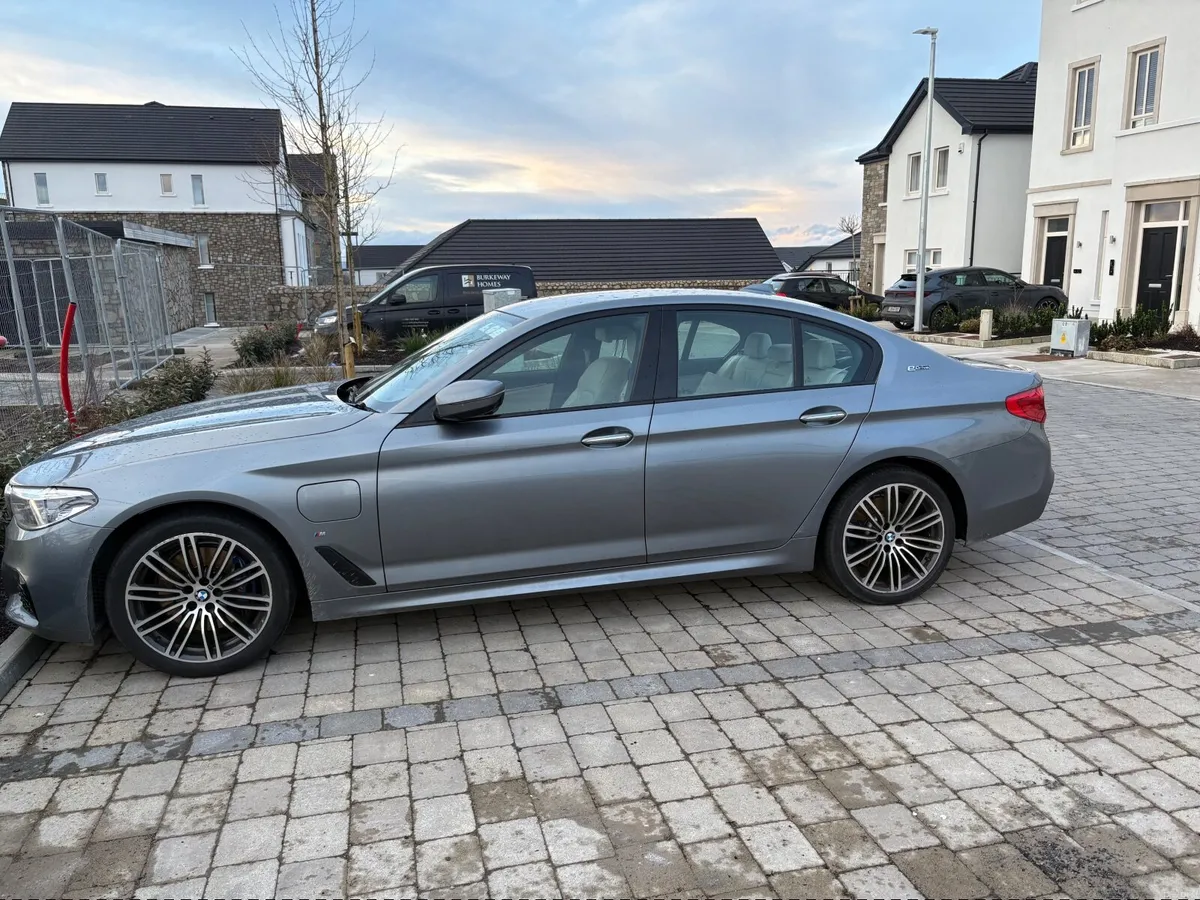 BMW 530 LOW KMS - Under Warranty - Image 4