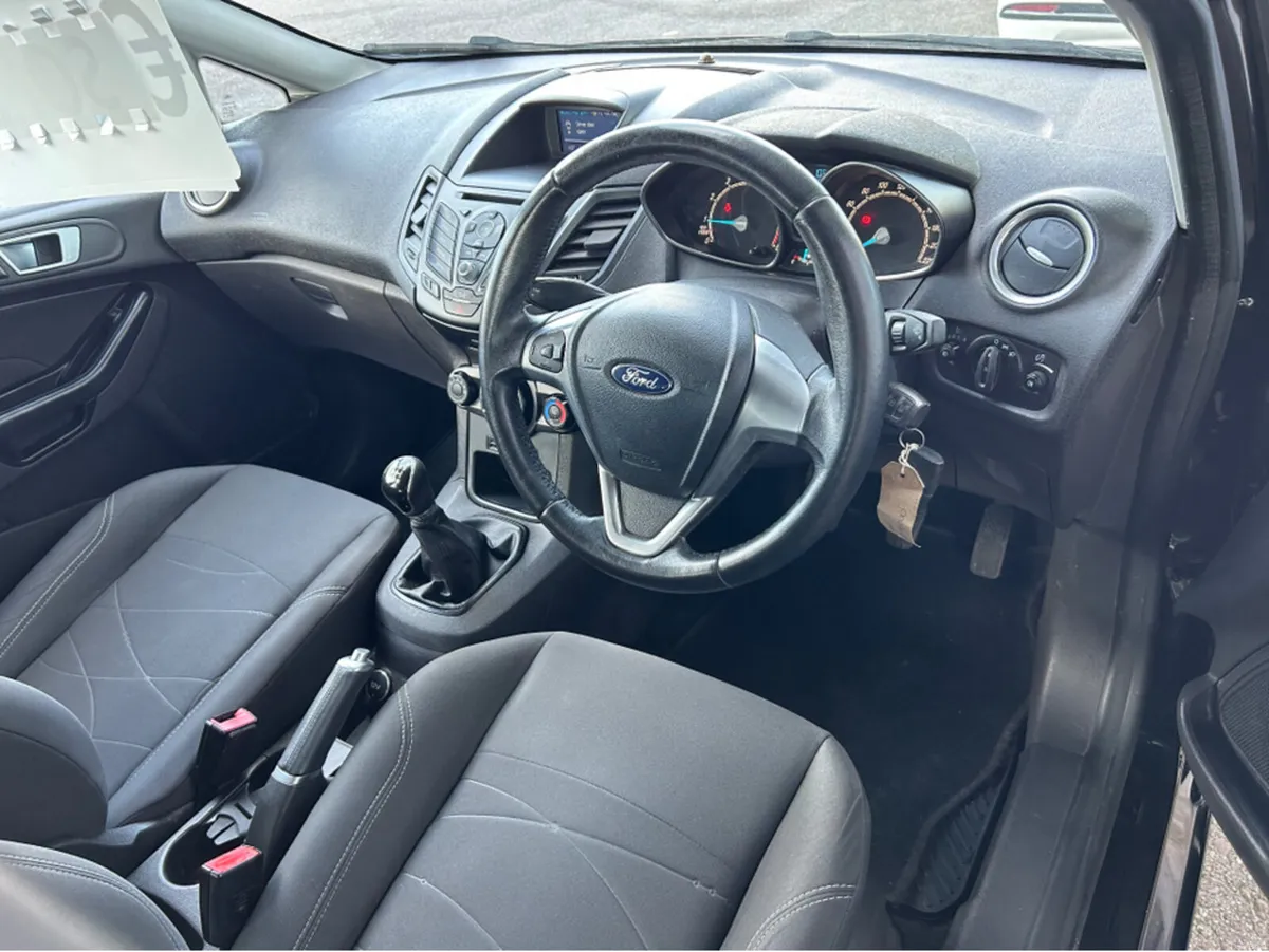 Ford Fiesta ZETEC 1.25 60PS M5 5DR MCA 4DR - Image 3