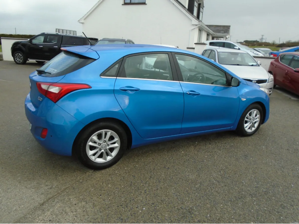 Hyundai i30 SE 110PS 5DR - Image 3