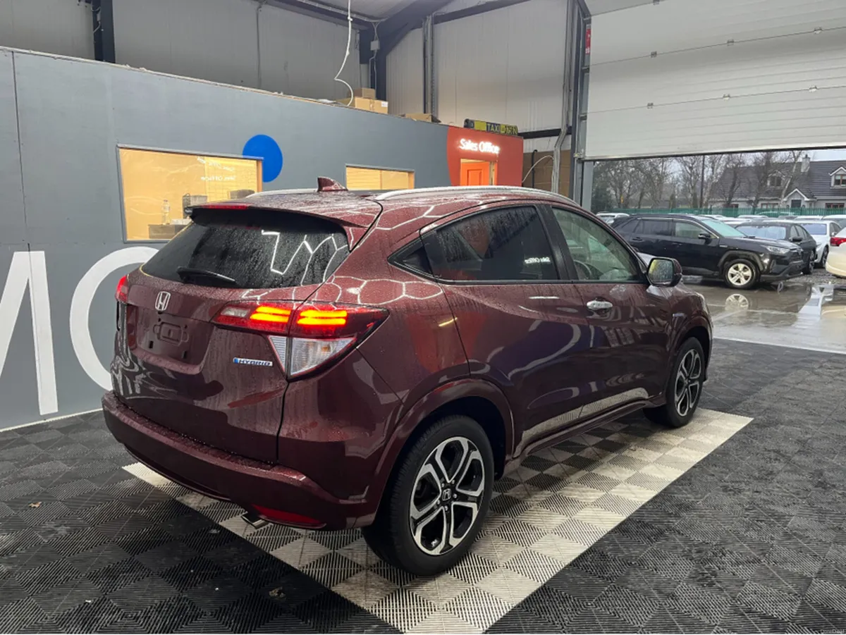 Honda Vezel 2015 HONDA VEZEL HYBRID Z 1.5 AUTOMATI - Image 2