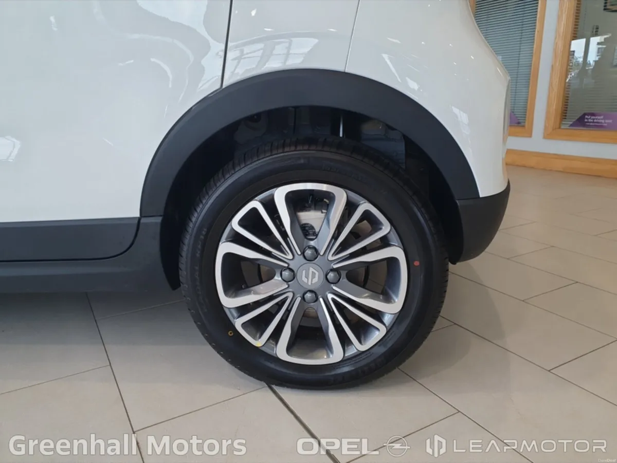 Leapmotor T03 TRIM in Light White - Image 6