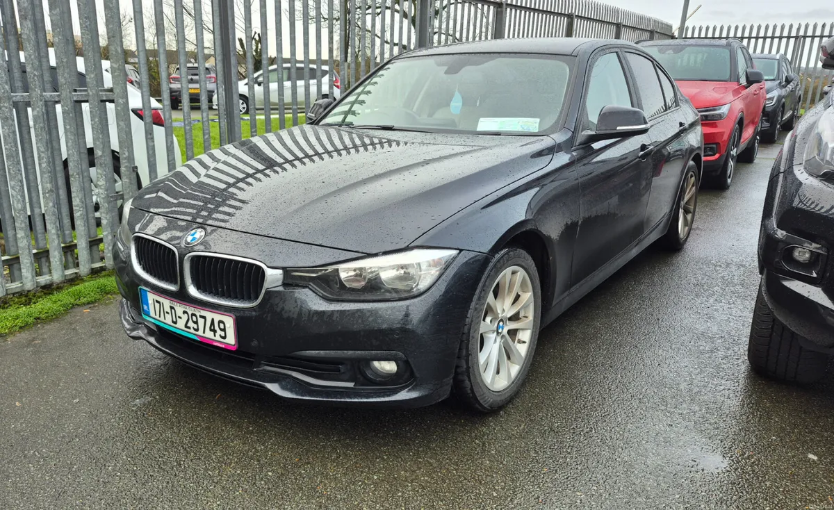 2017 BMW 318d Automatic Leather - Image 1