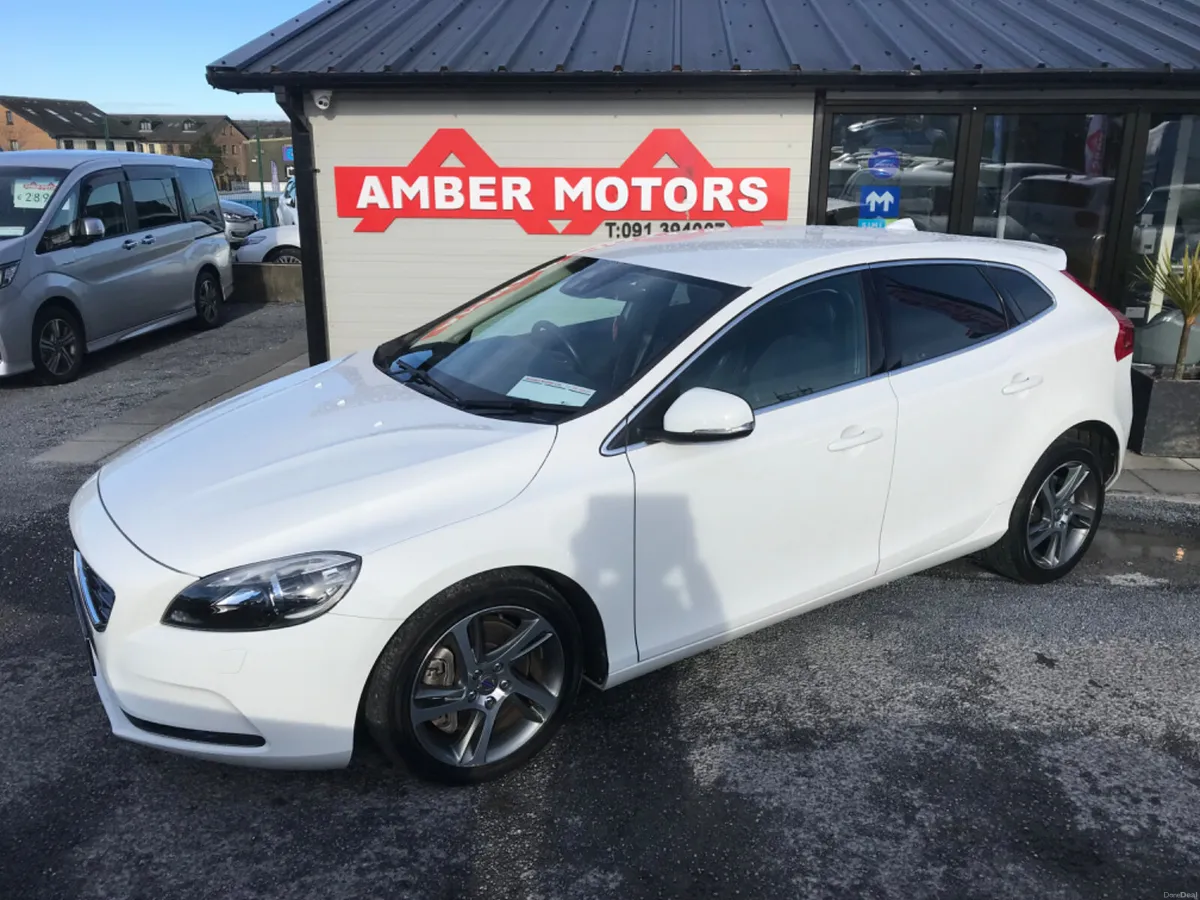 2016 VOLVO V40 AUTOMATIC TURBO DIESEL - Image 1