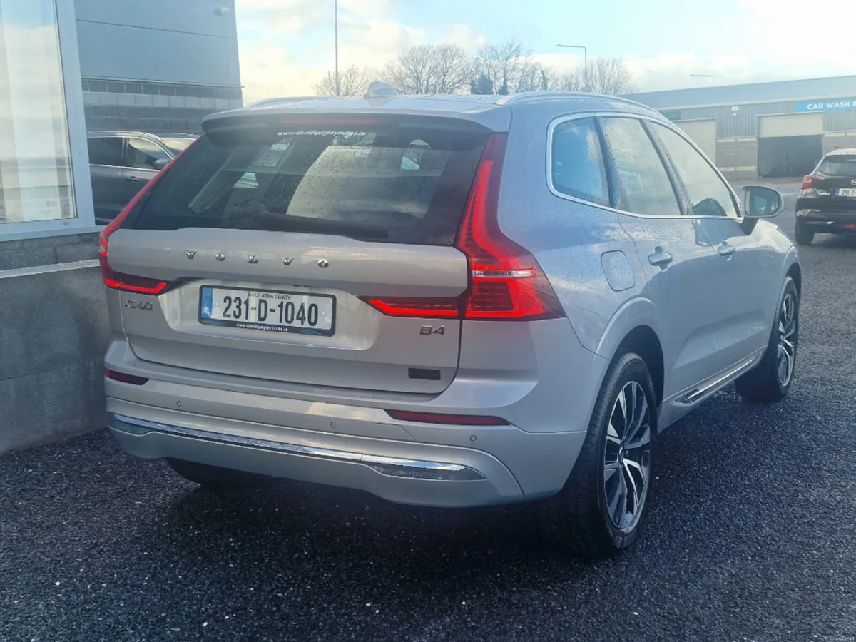 Volvo XC60 B4 Plus Bright 5DR Auto - Image 3