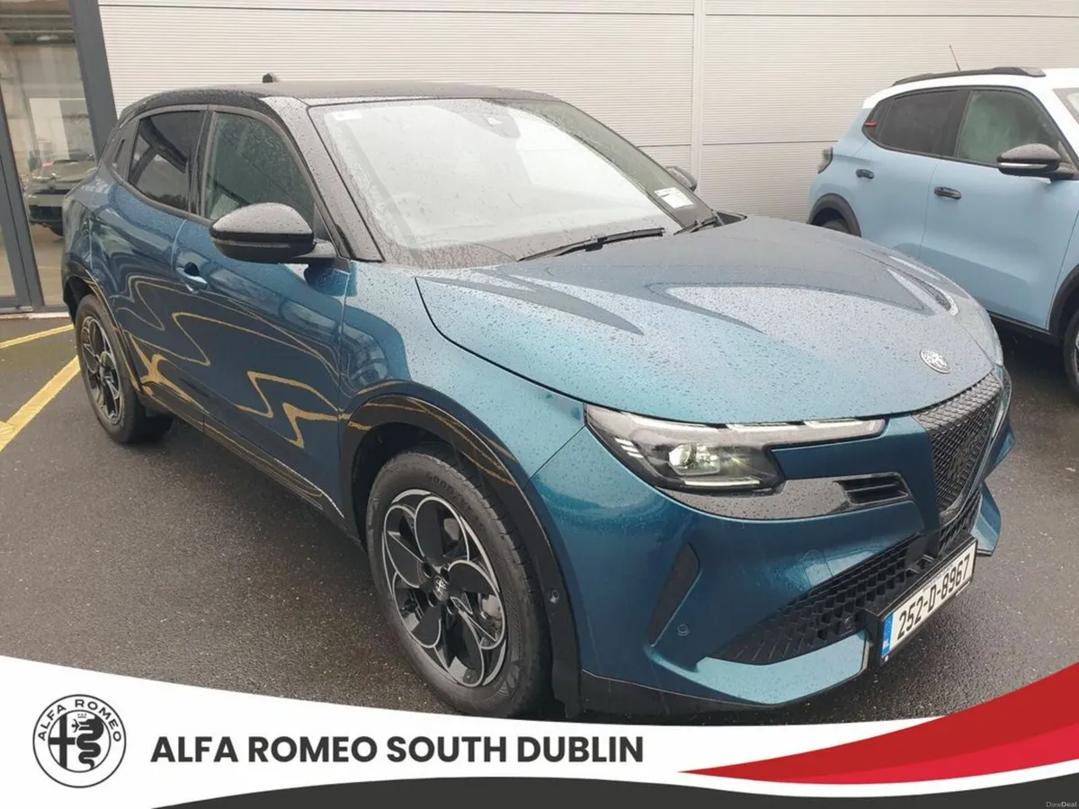 Alfa Romeo Junior Ibrida 1.2(136bhp) MHEV, Premium - Image 3