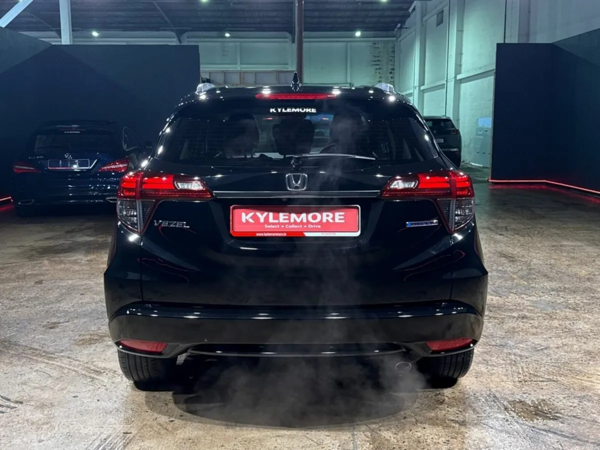 Honda Vezel HYBRID 1.5L AUTOMATIC - REVERSE CAMERA - Image 4