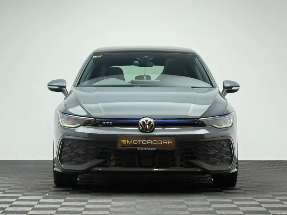 Volkswagen Golf GTE 1.5 PHEV 272HP DSG *PAN ROOF* - Image 2