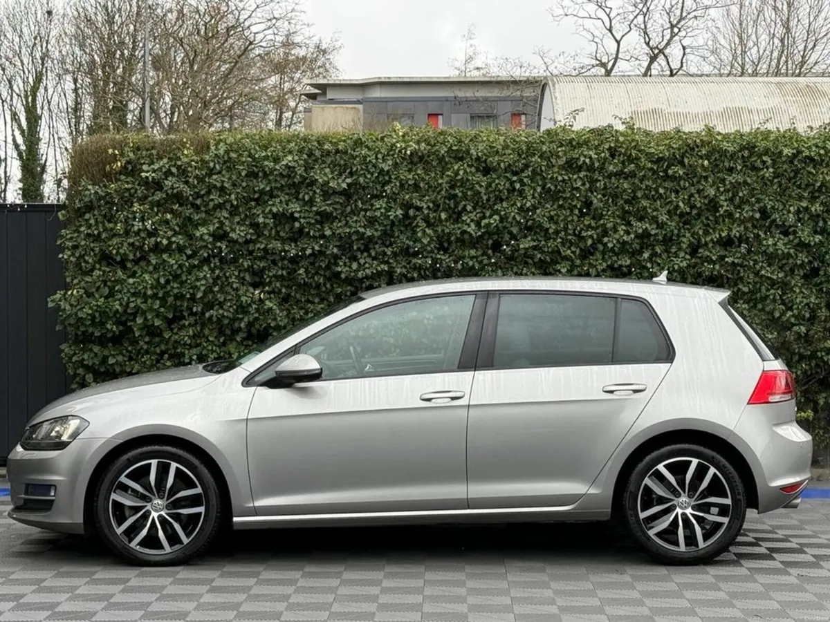 Volkswagen Golf HIGHLINE 1.4 TSI AUTO ** BIG SPEC - Image 3