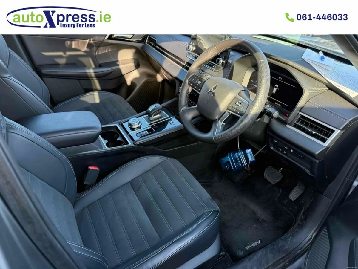 Mitsubishi Outlander PHEV 4WD BLACK EDITION, Low m - Image 2