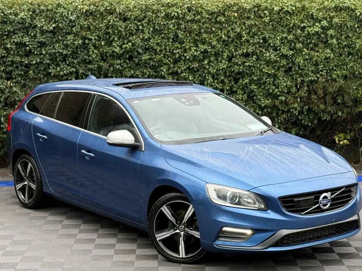 Volvo V60 R-DESIGN D4 2.0 // OPENING SUNROOF // SE - Image 1