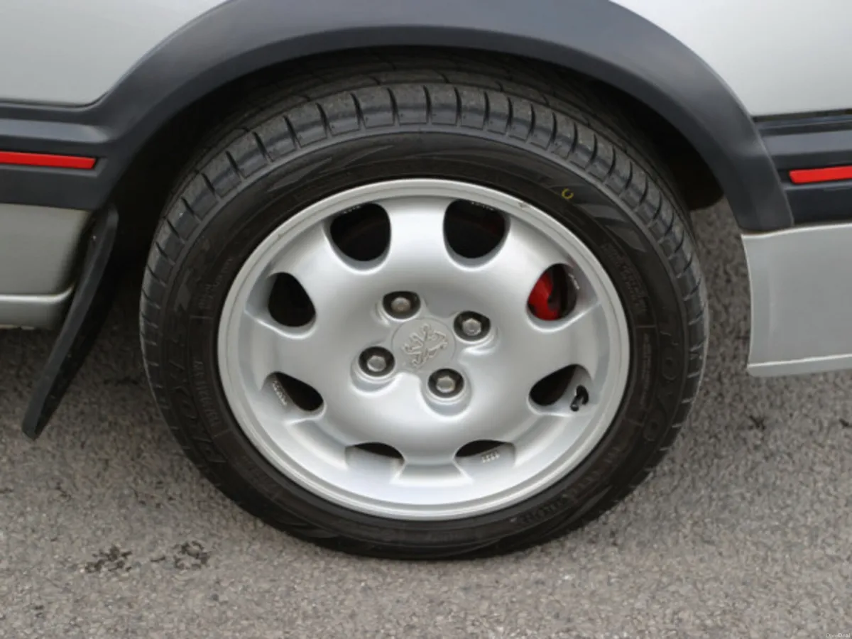 Peugeot 205 GTI 1.9 - Image 4