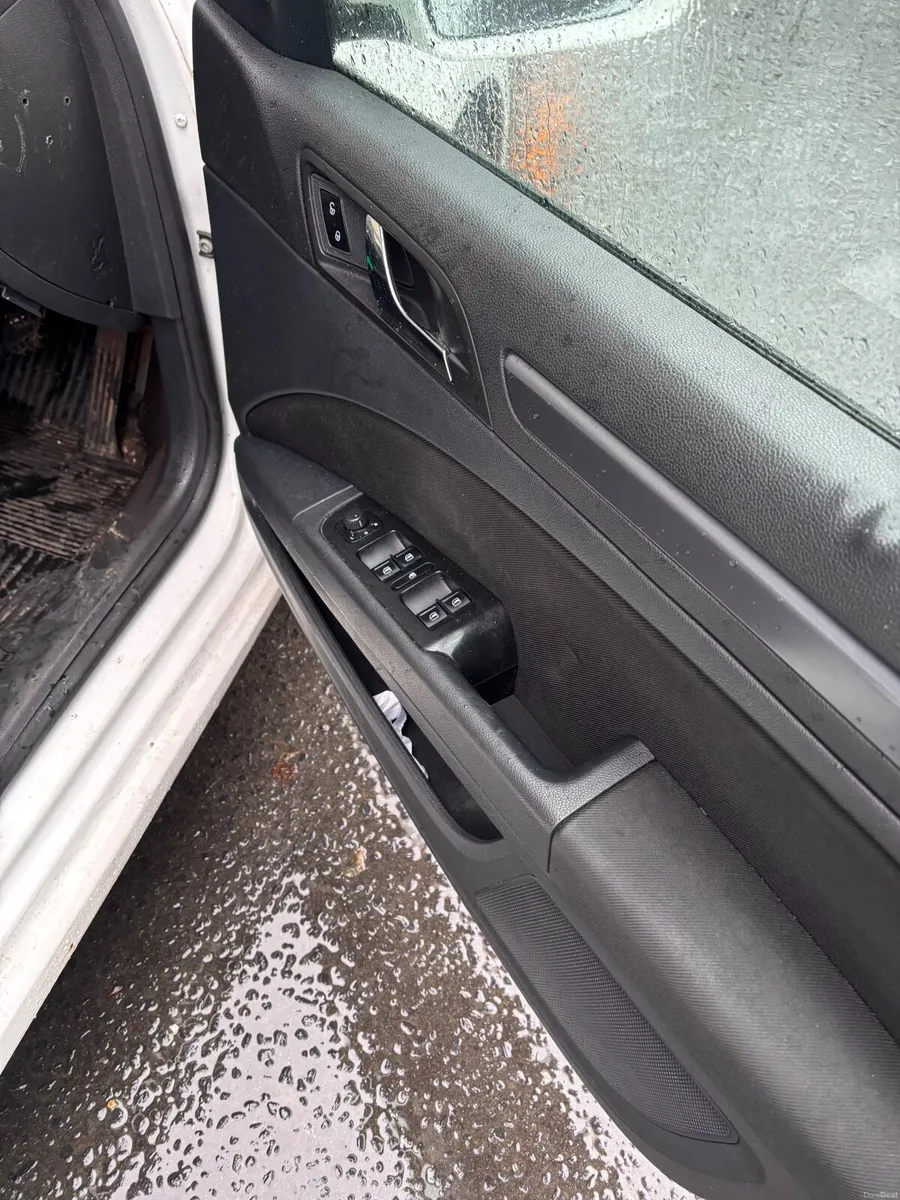 Skoda Superb 2013 - Image 4