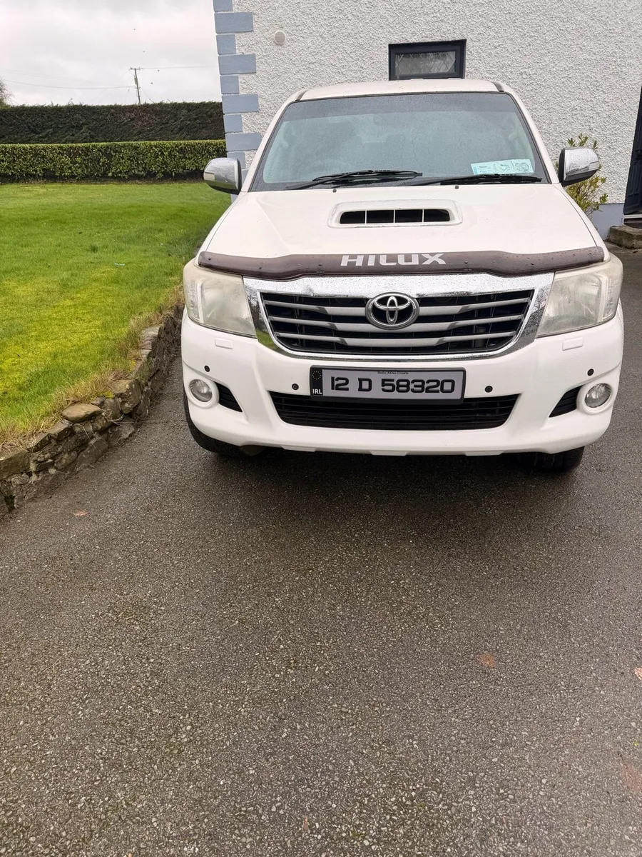 Toyota Hilux Invincible - Image 1