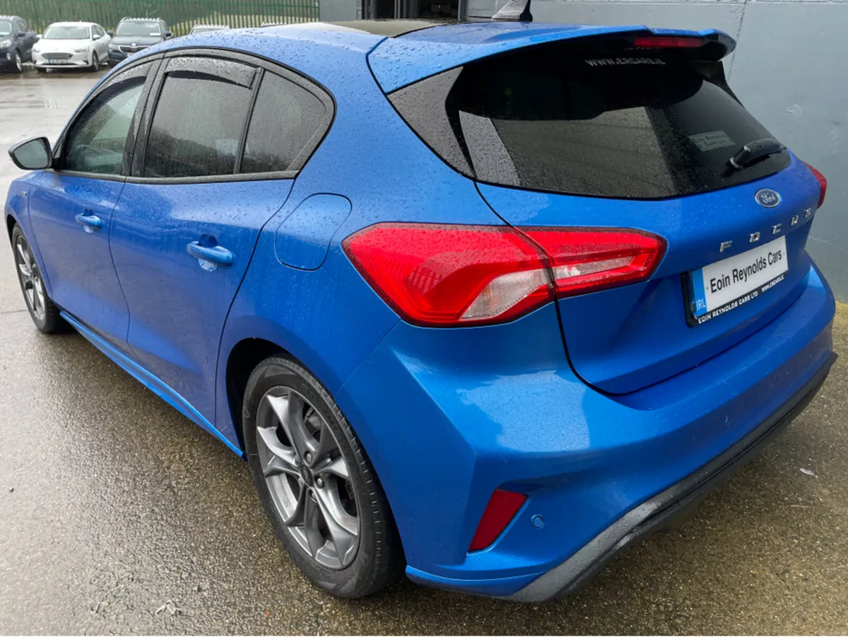Ford Focus ST-LINE EDITION 1.5 TD 120 HIGH SPEC! - Image 4