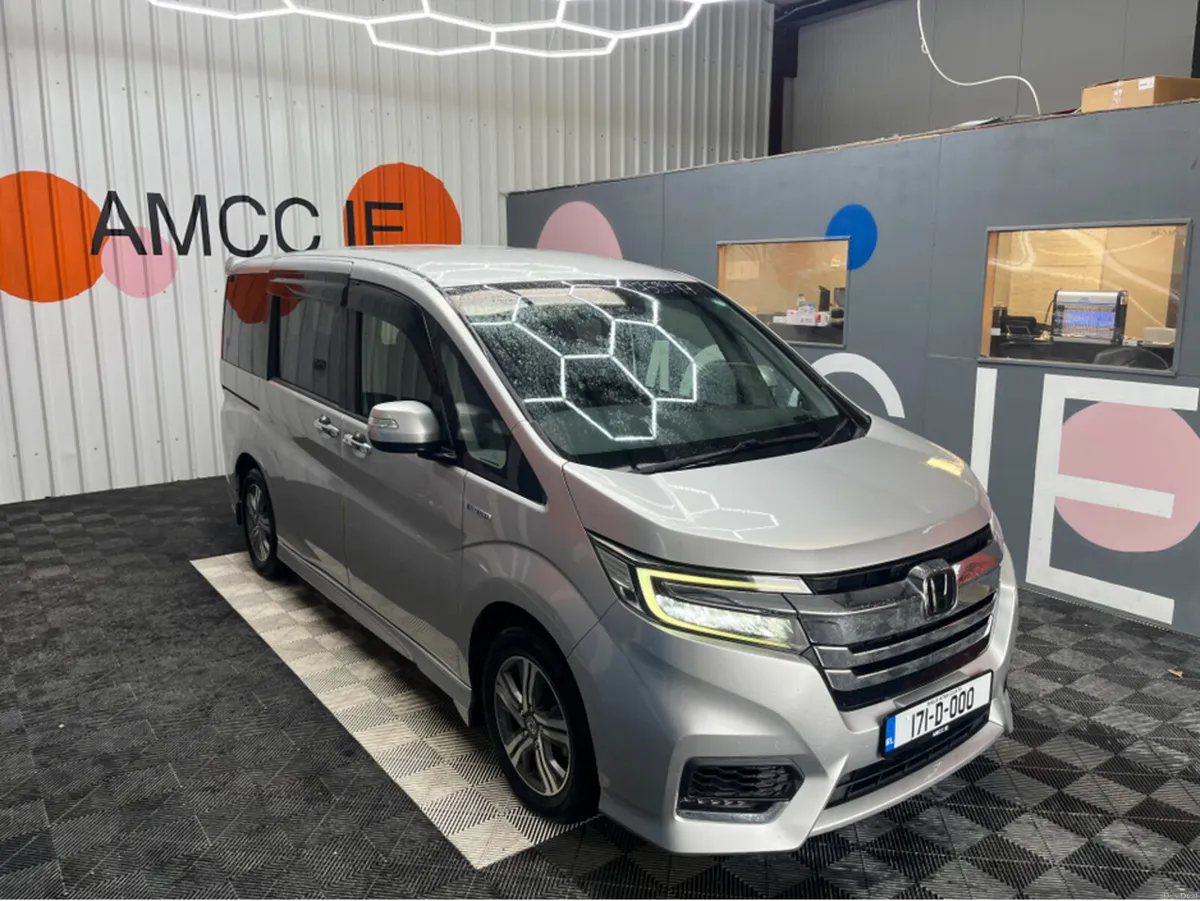 Honda Stepwagon 2017 HONDA STEPWAGON SPADA HYBRID - Image 1