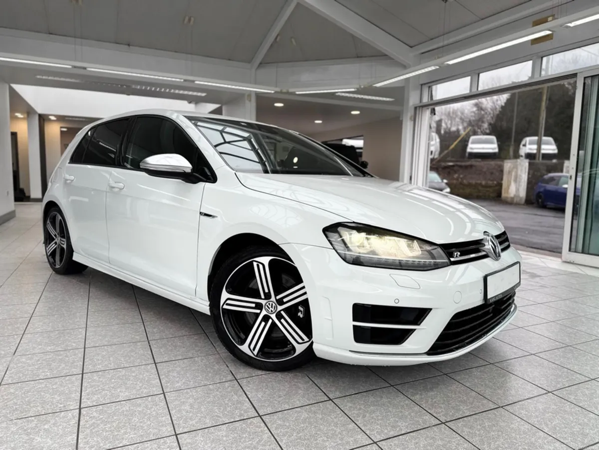 Volkswagen Golf R 4MOTION 2.0 TSI AUTO - Image 2