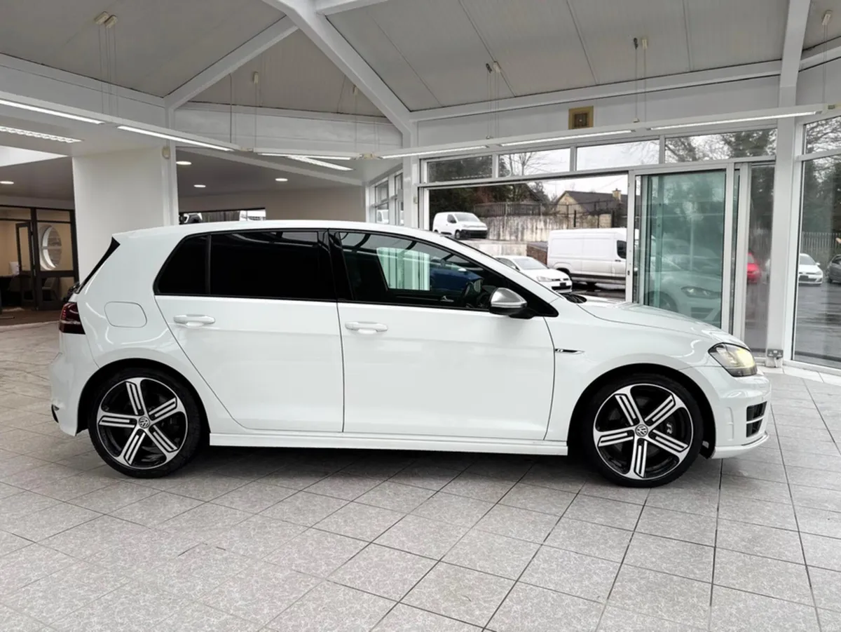 Volkswagen Golf R 4MOTION 2.0 TSI AUTO - Image 4