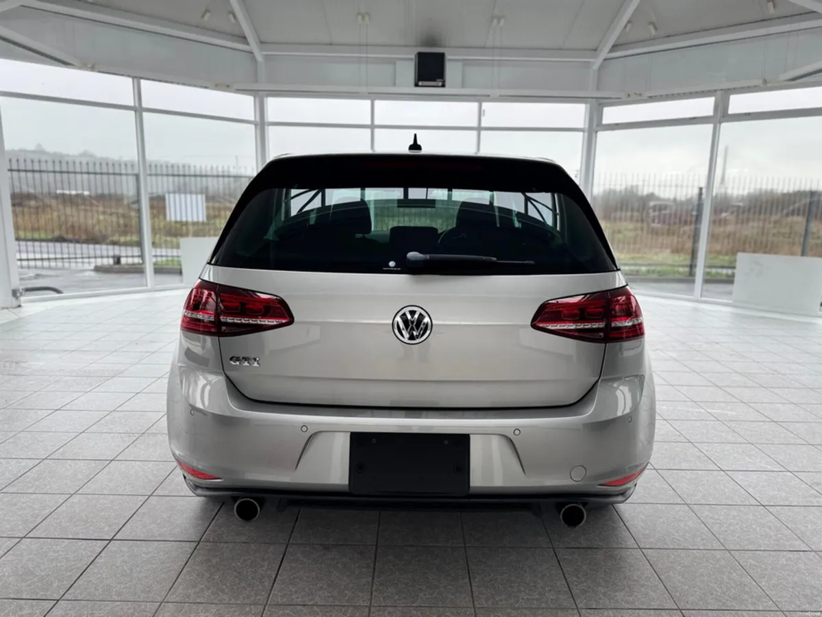 Volkswagen Golf GTI DSG - Image 4