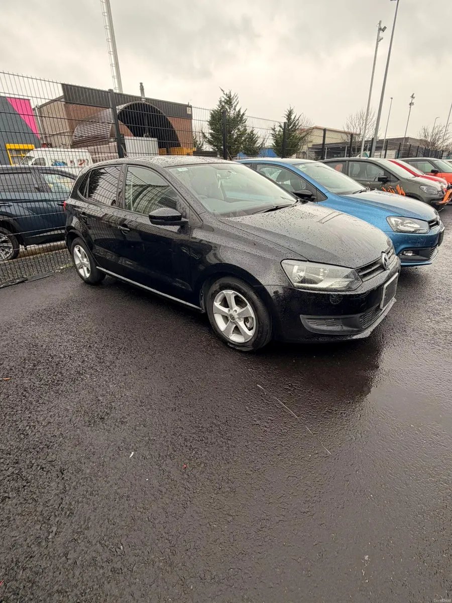 VOLKSWAGON POLO 2011 BLACK - Image 2