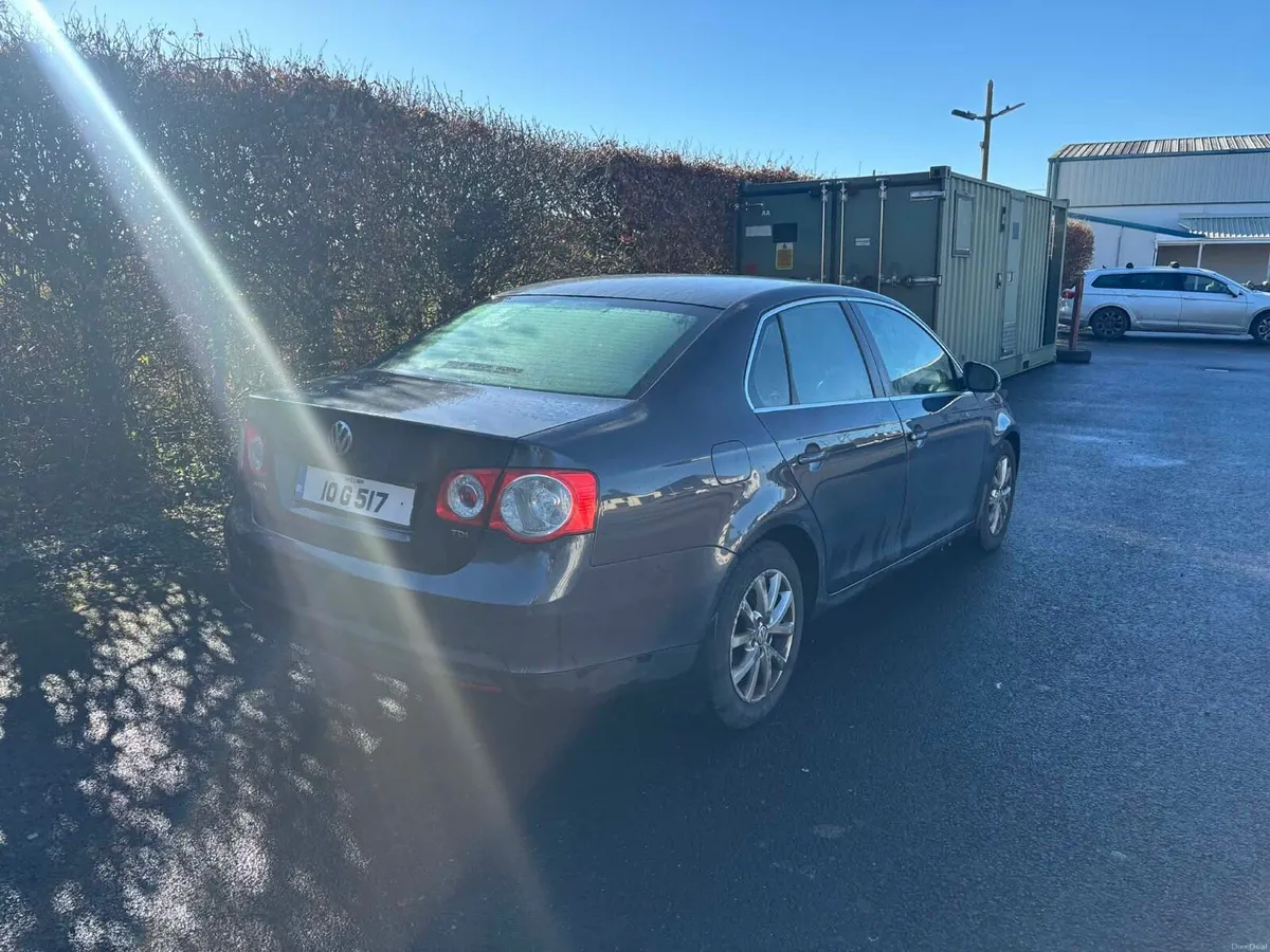 Volkswagen Jetta - Image 2