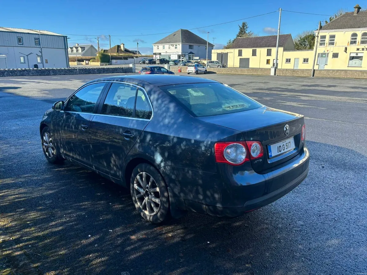 Volkswagen Jetta - Image 4