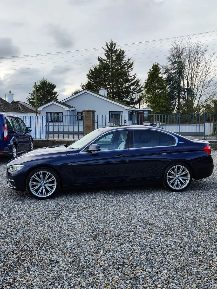 BMW 3-Series - Image 2