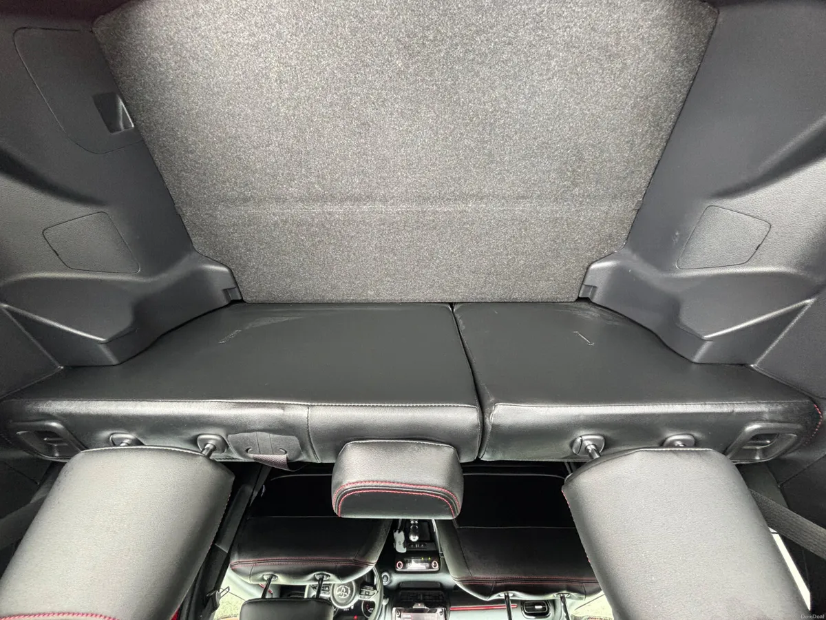 TOYOTA YARIS - Image 4