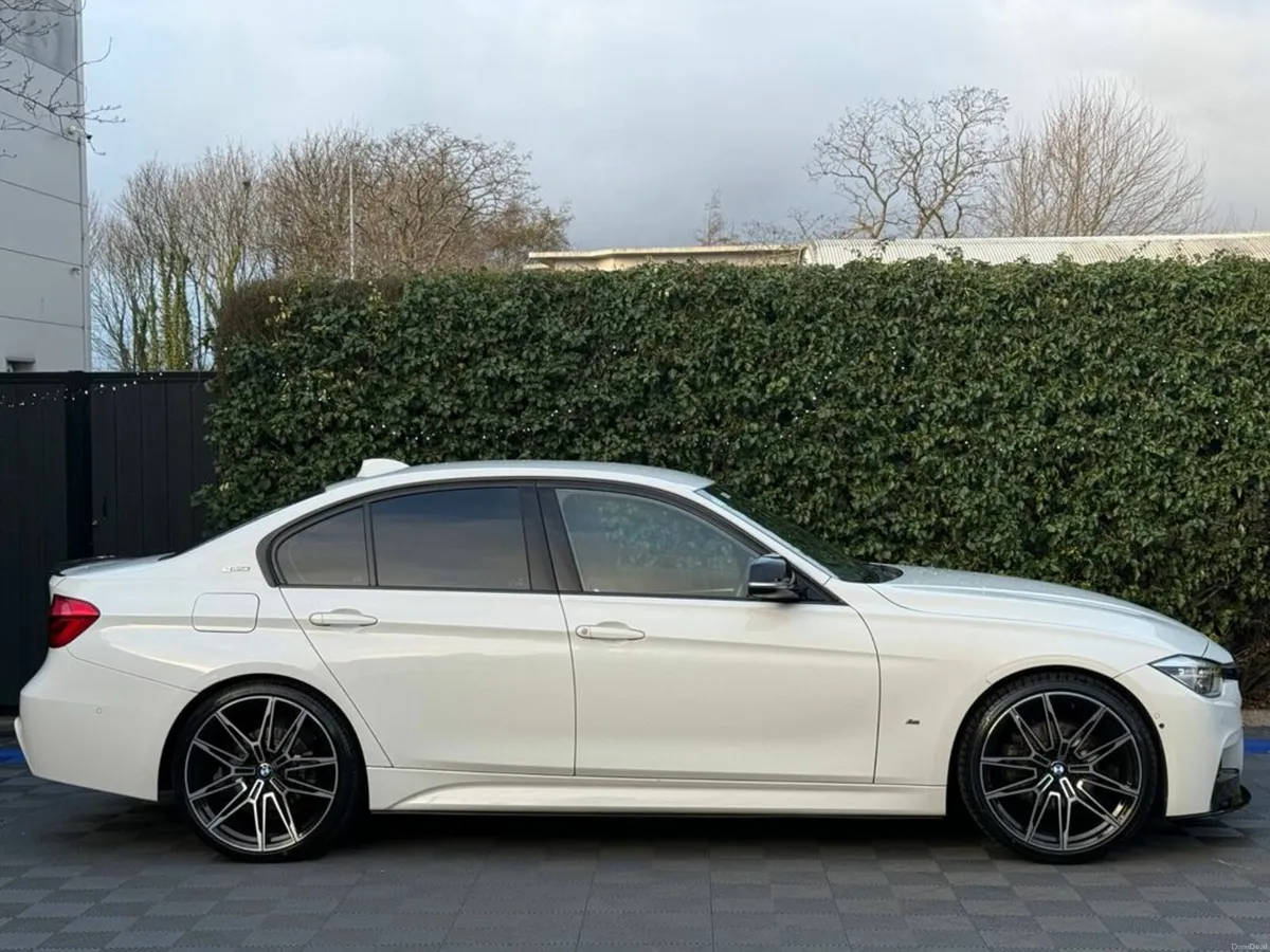 BMW 3-Series 330e M-SPORT COMPETITION 2.0 HYBRID / - Image 2