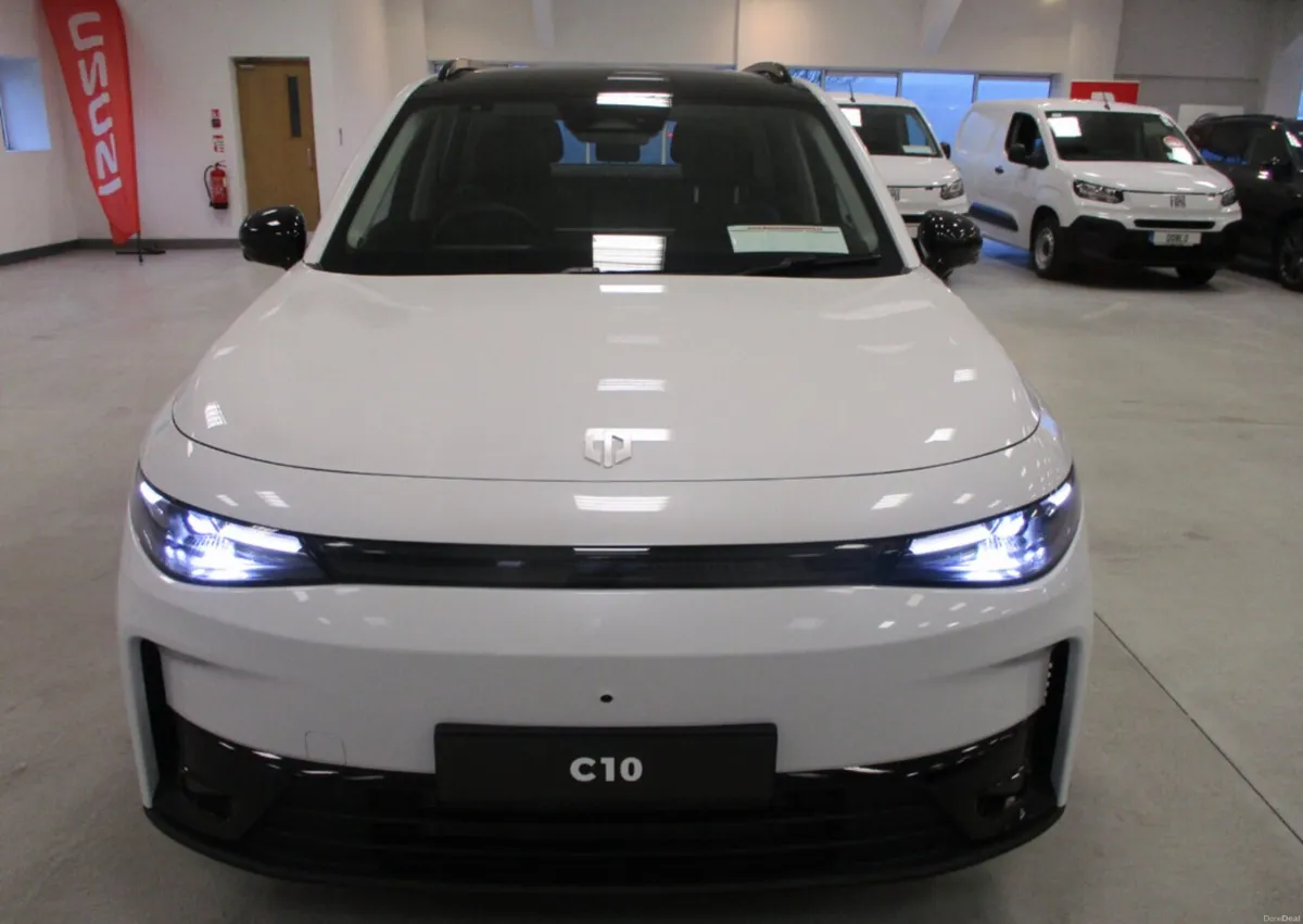 LEAPMOTOR C-10 STYLE ELECTRIC 420KMS RANGE - Image 3