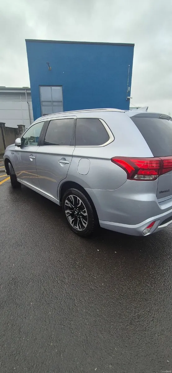 Mitsubishi Outlander 2017 - Image 4