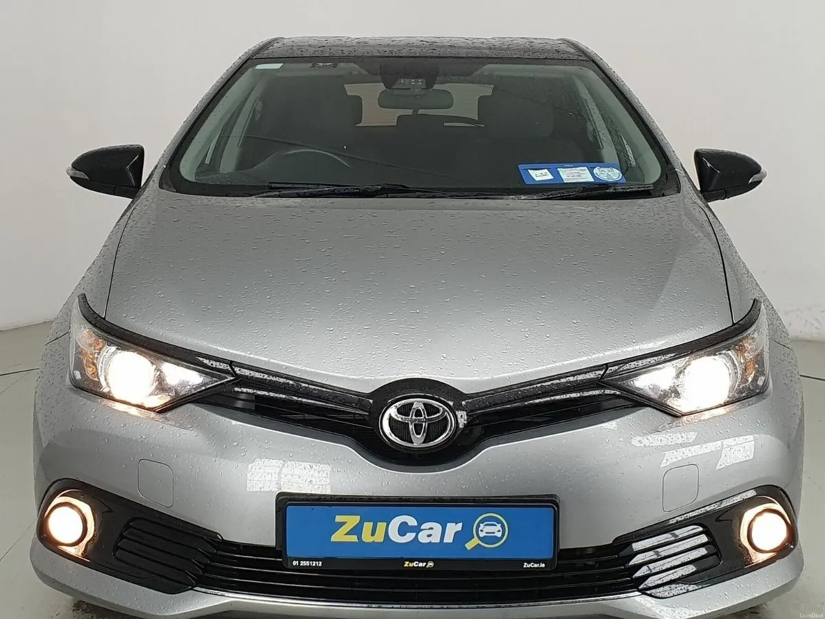 Toyota Auris 1.2 D4-T 5Dr Luna Sport - Image 3