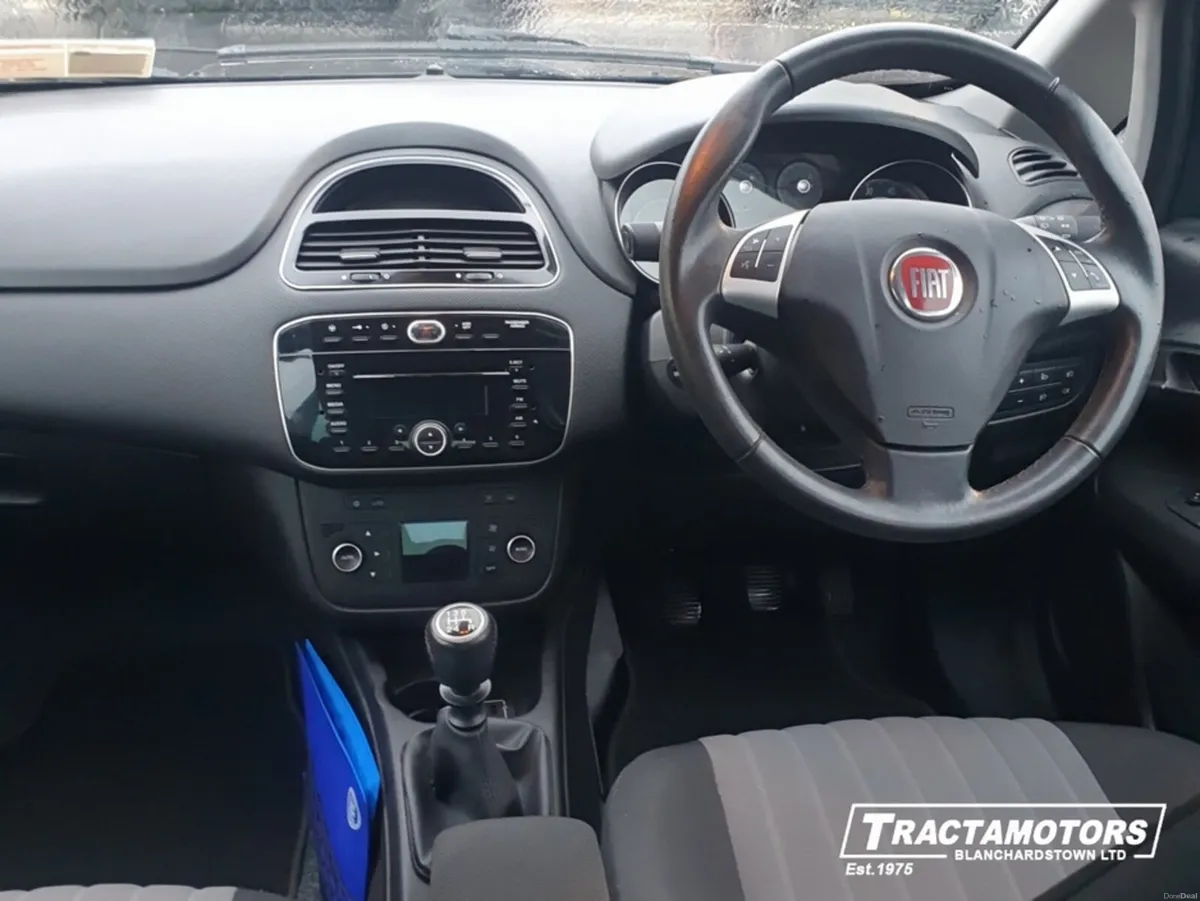 Fiat Punto LOUNGE 1.2  5DR - Image 2