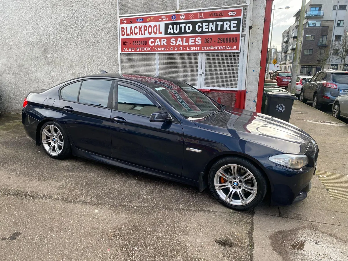 BMW 5-Series 2011 - Image 1