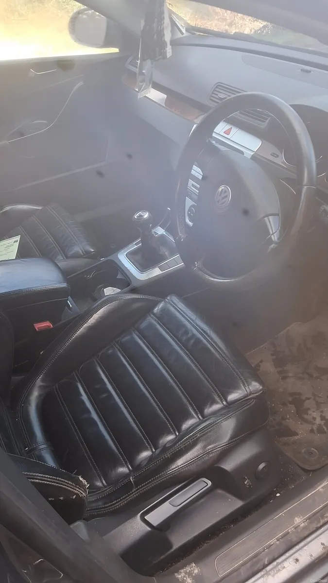 Volkswagon passat - Image 2