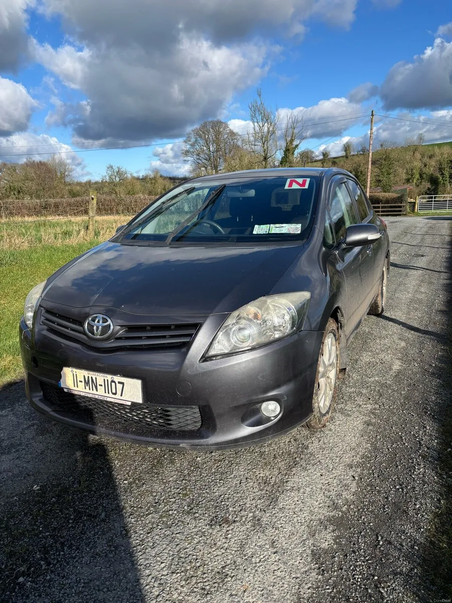 2011 Toyota Auris - Image 1